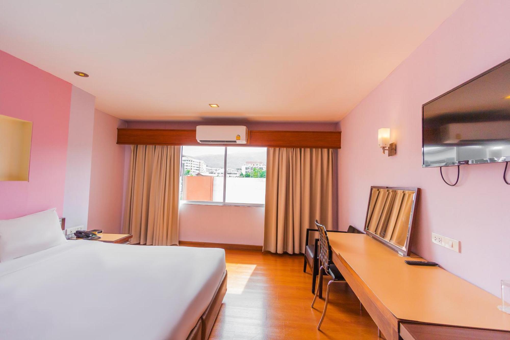 Mayflower Grande Hotel Chiang Mai Exterior photo