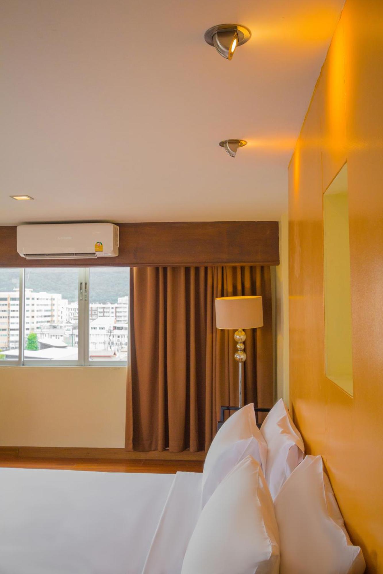 Mayflower Grande Hotel Chiang Mai Exterior photo