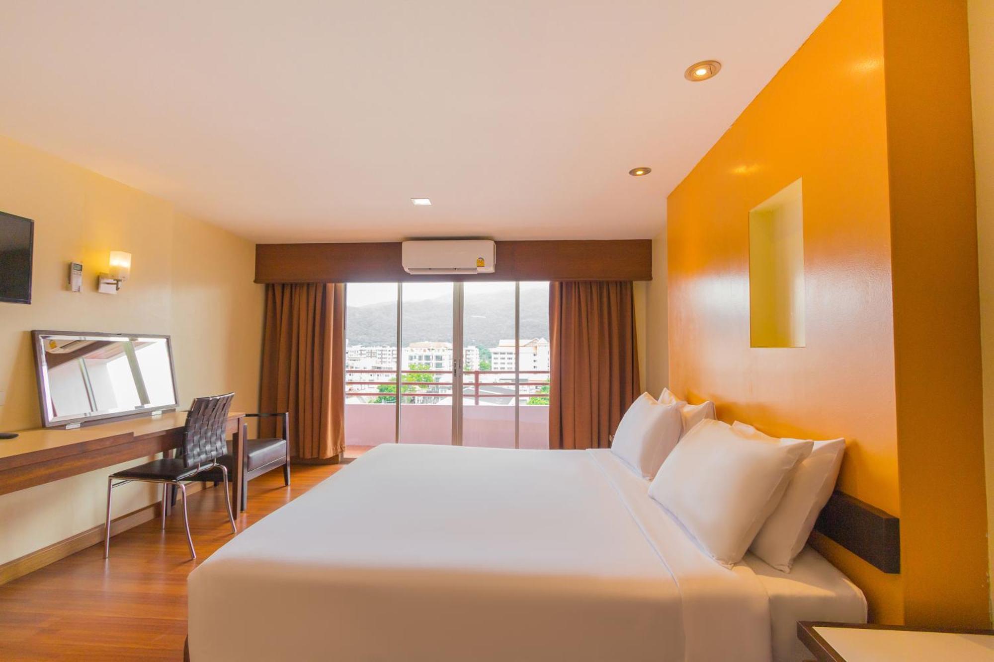 Mayflower Grande Hotel Chiang Mai Exterior photo