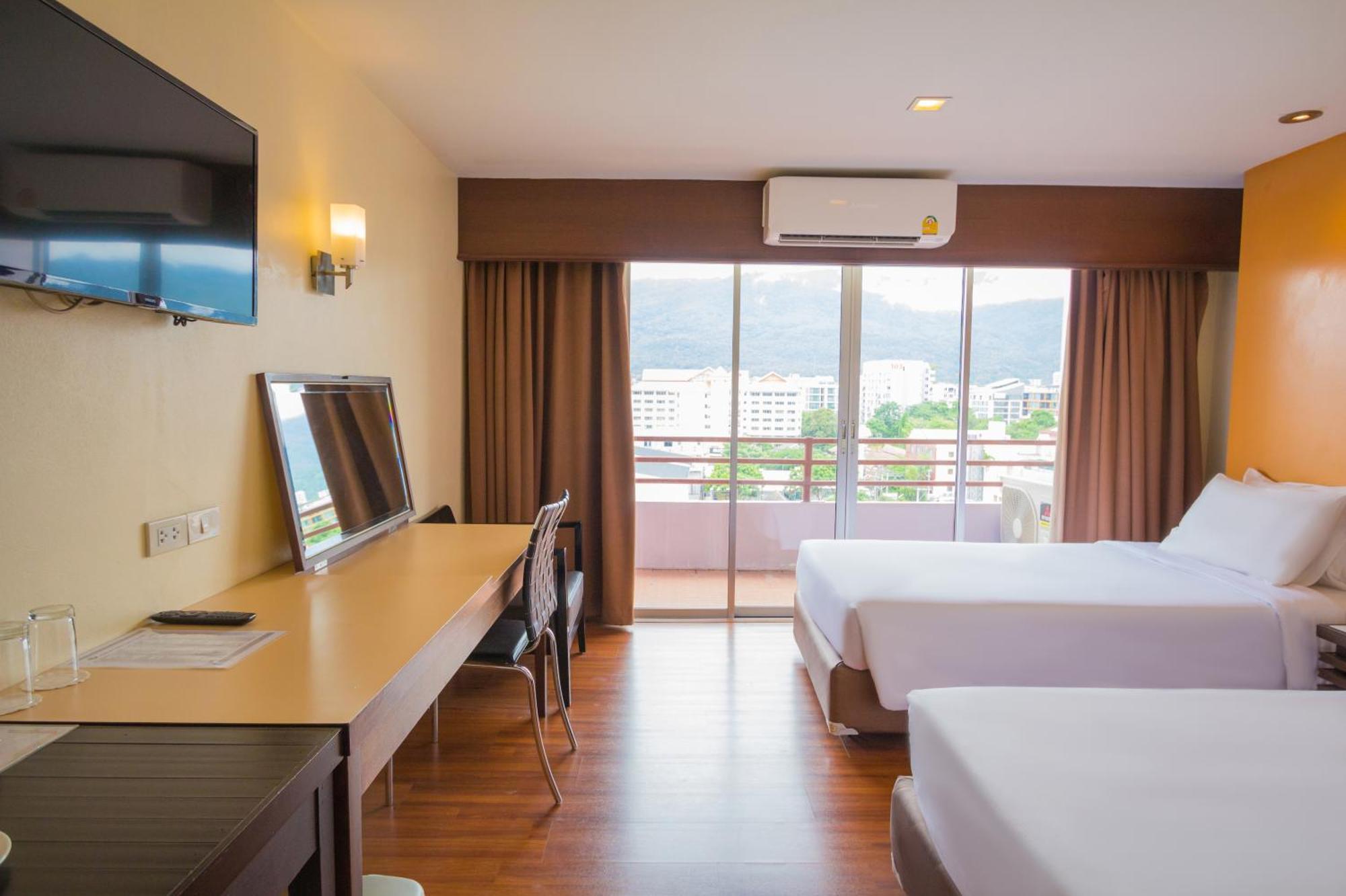 Mayflower Grande Hotel Chiang Mai Exterior photo