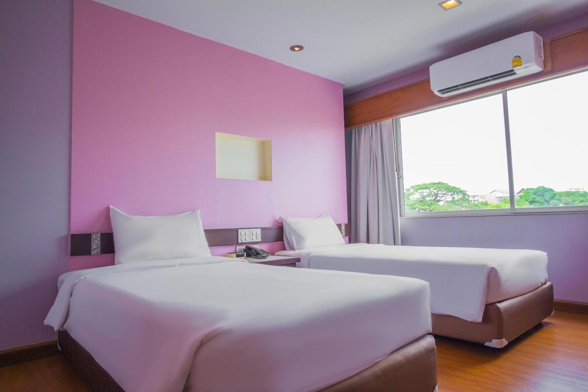 Mayflower Grande Hotel Chiang Mai Exterior photo
