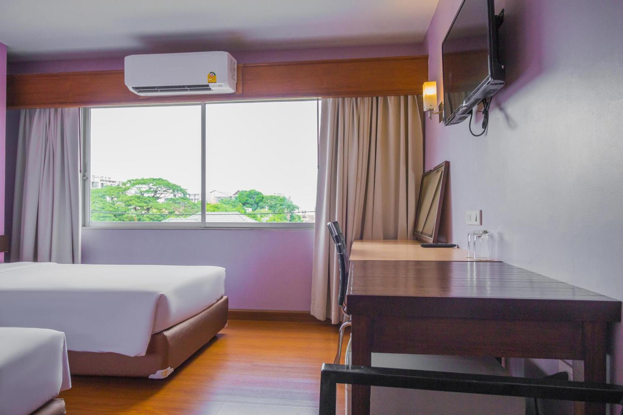 Mayflower Grande Hotel Chiang Mai Exterior photo