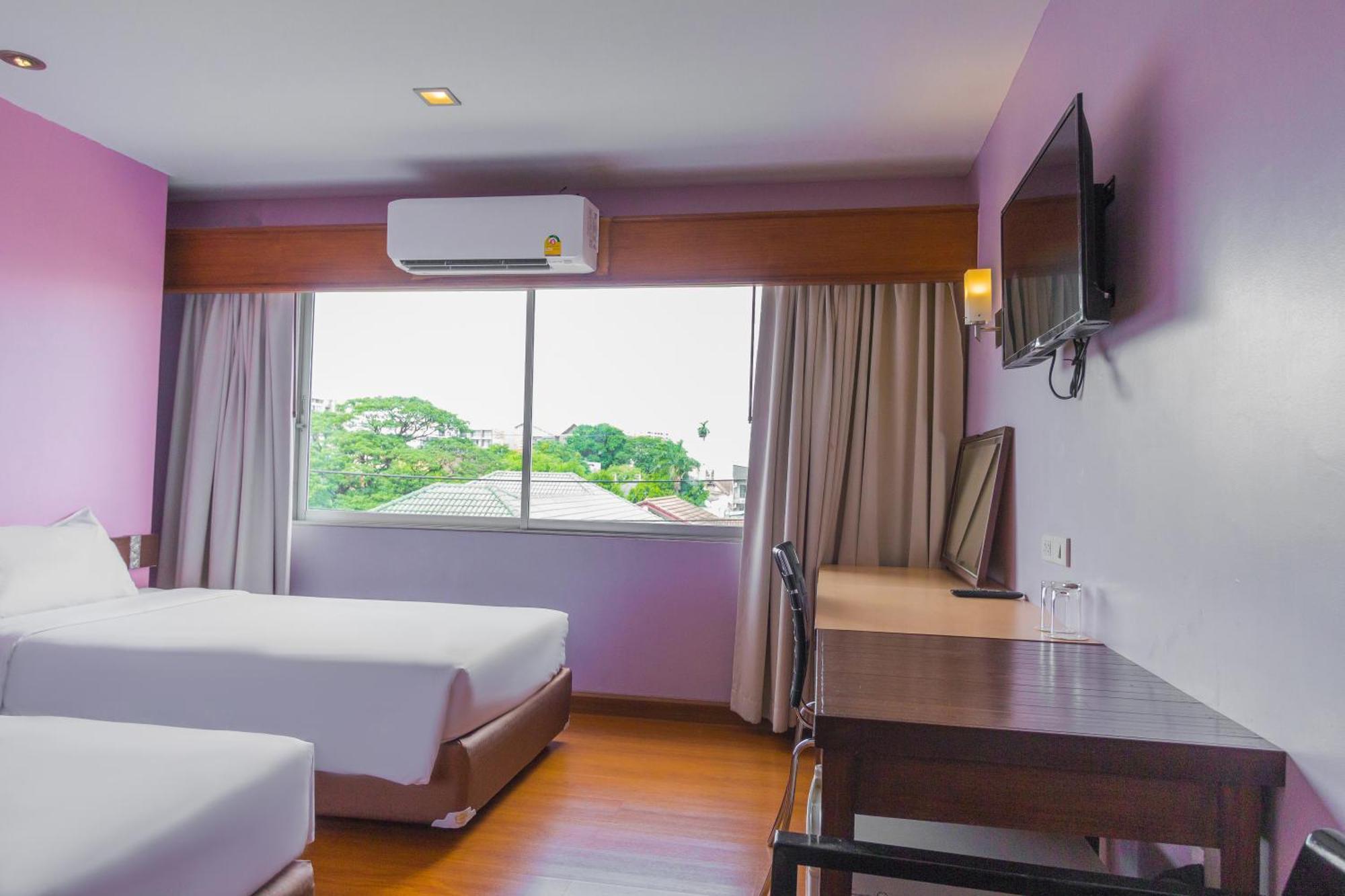 Mayflower Grande Hotel Chiang Mai Exterior photo