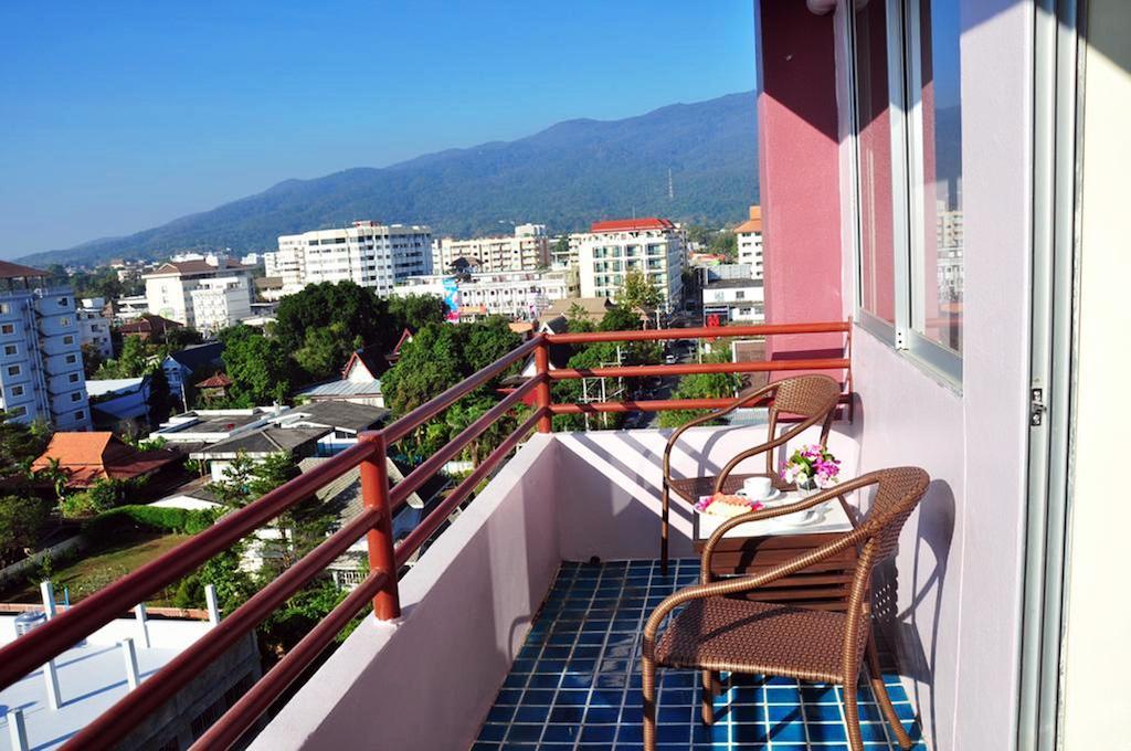 Mayflower Grande Hotel Chiang Mai Exterior photo