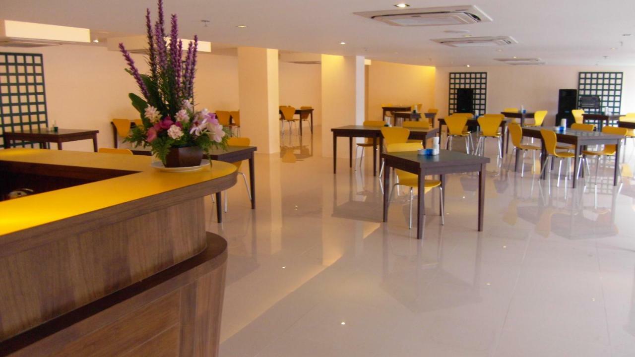 Mayflower Grande Hotel Chiang Mai Exterior photo
